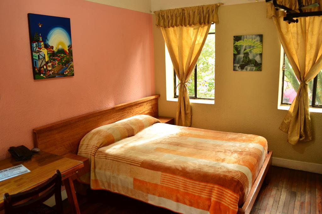 Hostal Loro Verde Кіто Екстер'єр фото