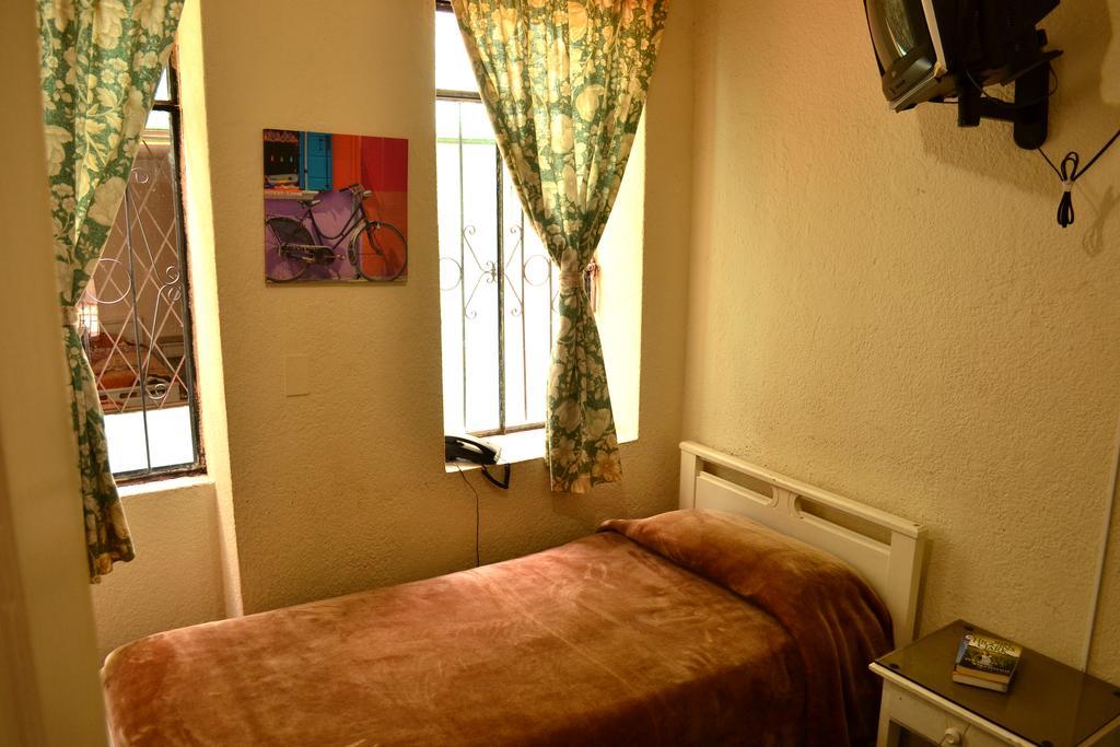 Hostal Loro Verde Кіто Екстер'єр фото